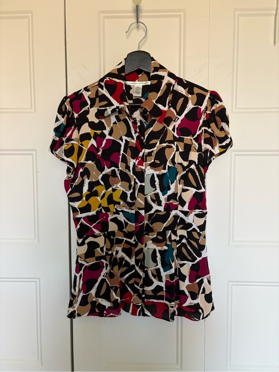 Diane Von Furstenberg Tops - Diane Von Furstenberg Silk Multicolor Abstract Print Short Sleeve Blouse